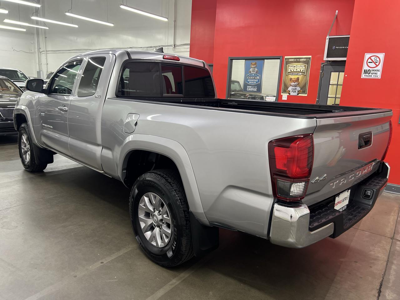 Toyota Tacoma SR5 Access Cab I4 6AT 4WD 2018