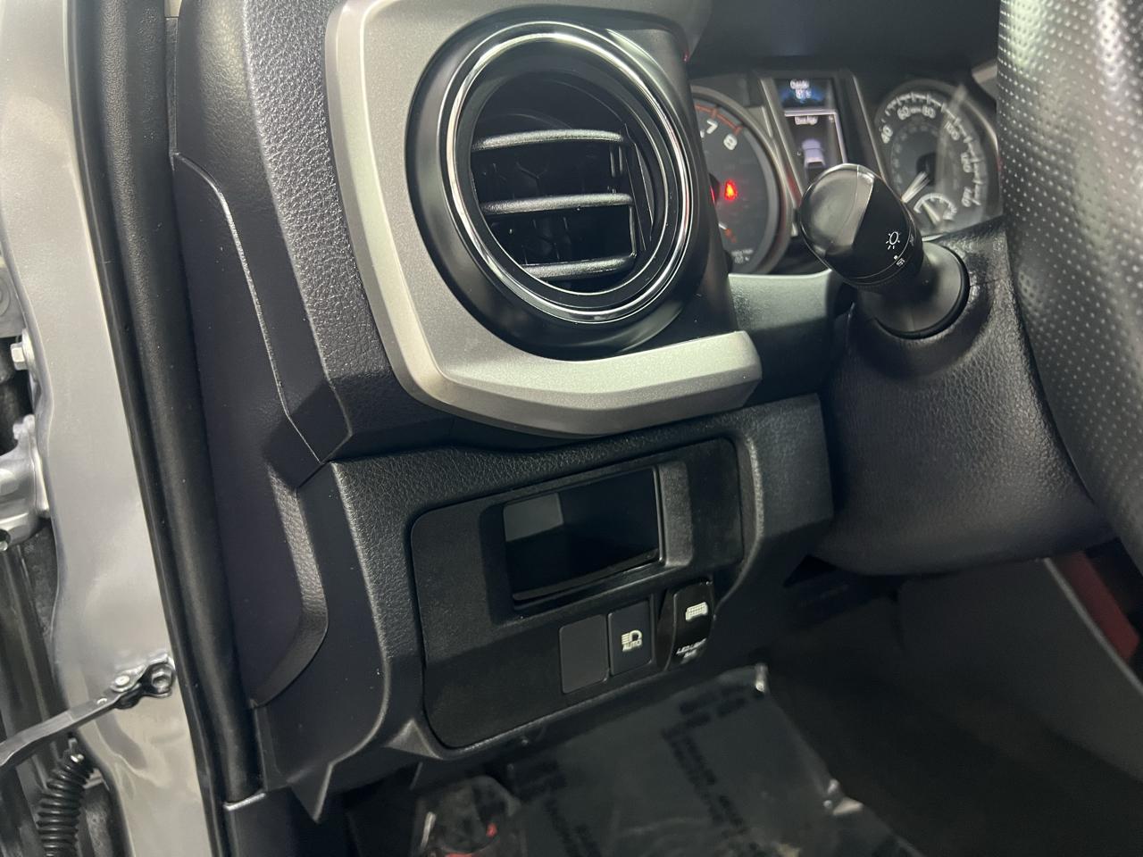 Toyota Tacoma SR5 Access Cab I4 6AT 4WD 2018
