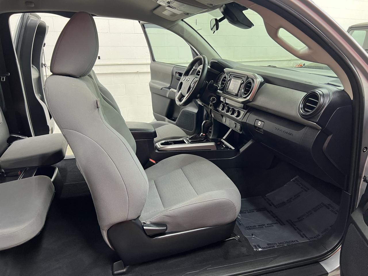 Toyota Tacoma SR5 Access Cab I4 6AT 4WD 2018