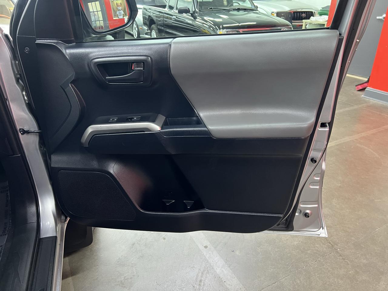 Toyota Tacoma SR5 Access Cab I4 6AT 4WD 2018