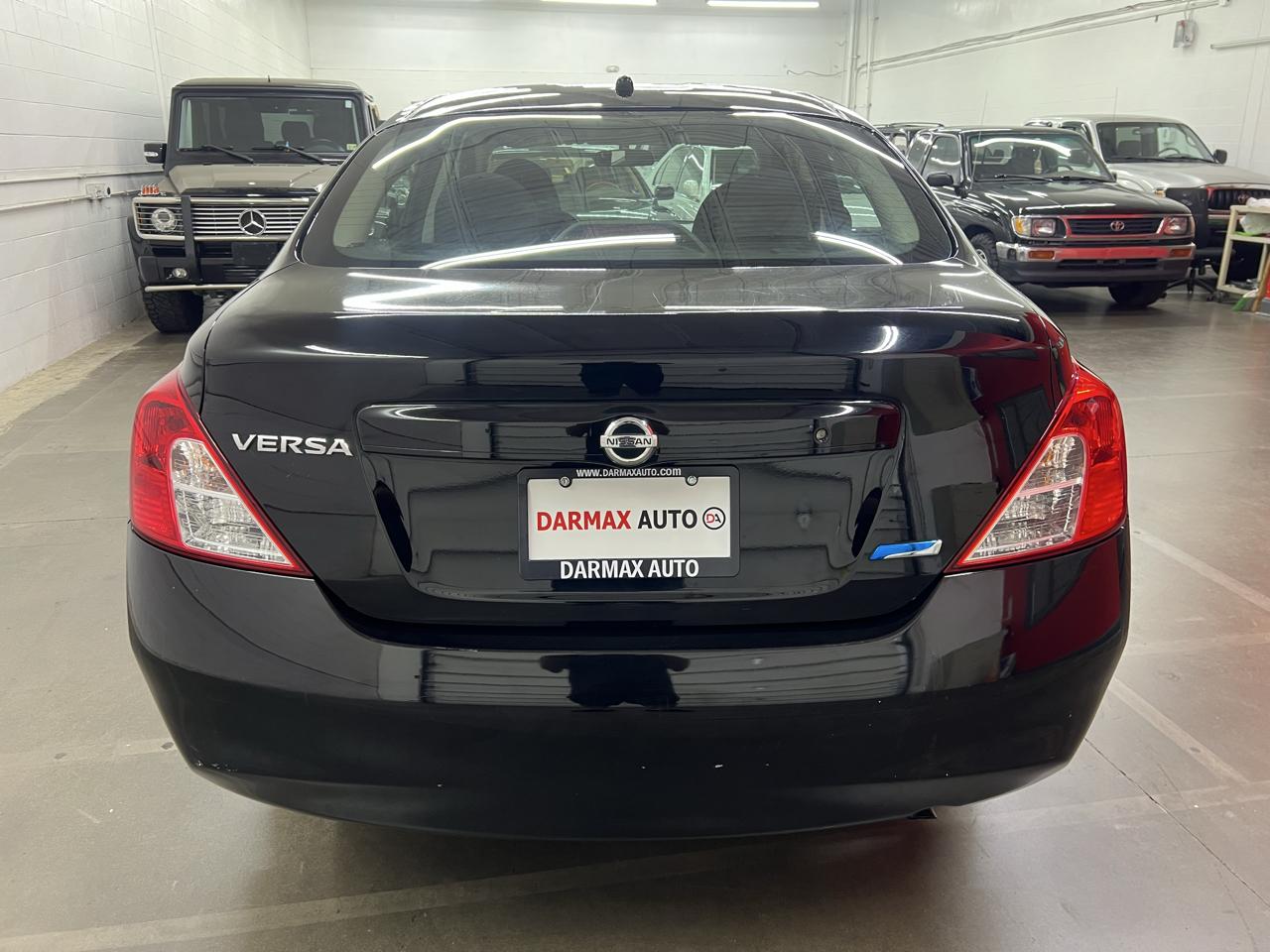 Nissan Versa 1.6 S Sedan 2012
