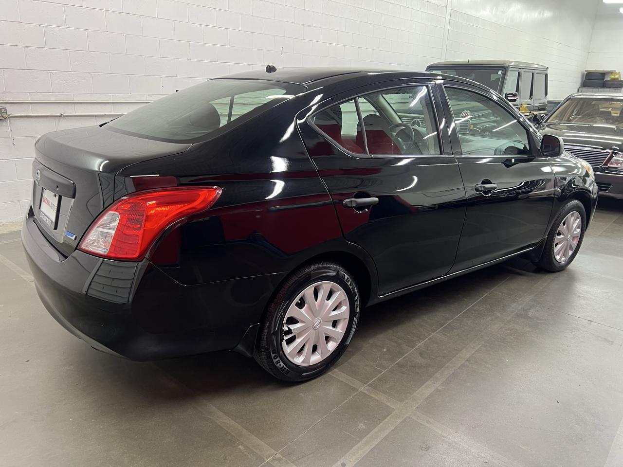 Nissan Versa 1.6 S Sedan 2012