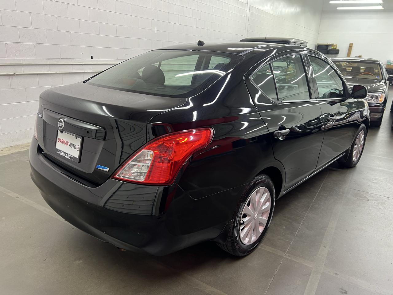 Nissan Versa 1.6 S Sedan 2012