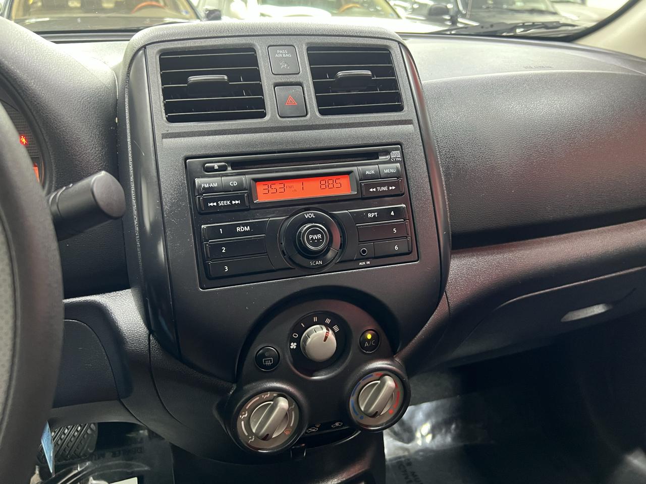 Nissan Versa 1.6 S Sedan 2012
