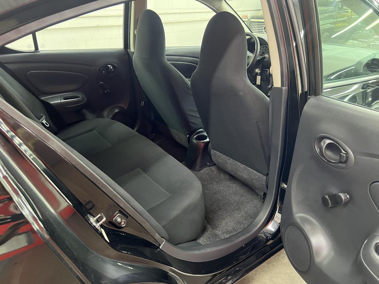 Nissan Versa 1.6 S Sedan 2012