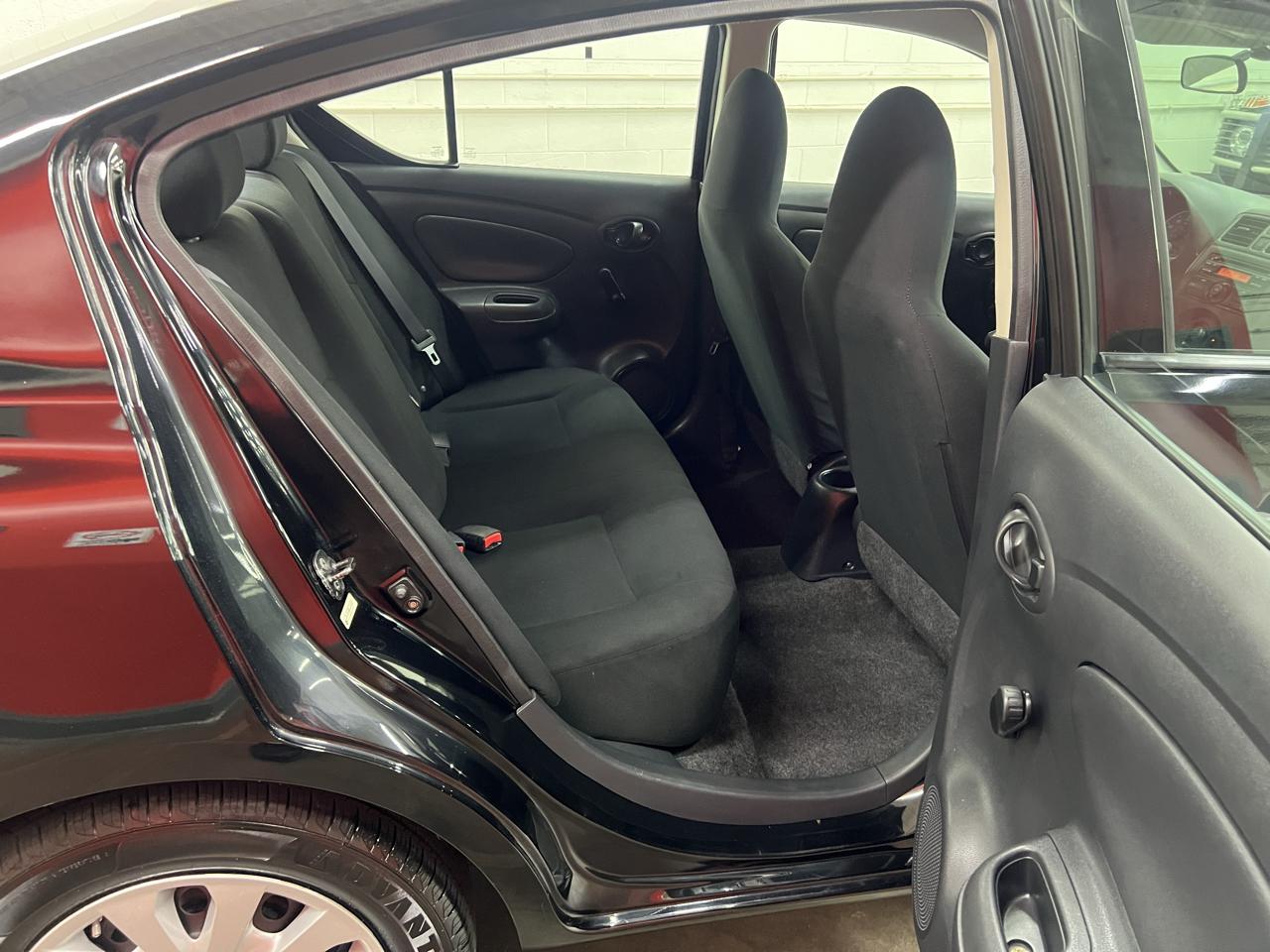 Nissan Versa 1.6 S Sedan 2012