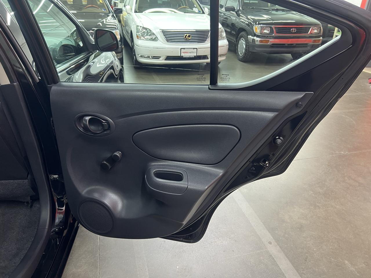 Nissan Versa 1.6 S Sedan 2012