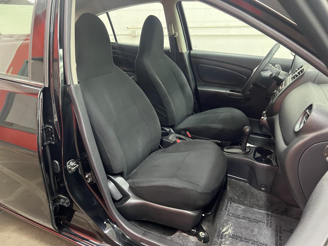 Nissan Versa 1.6 S Sedan 2012