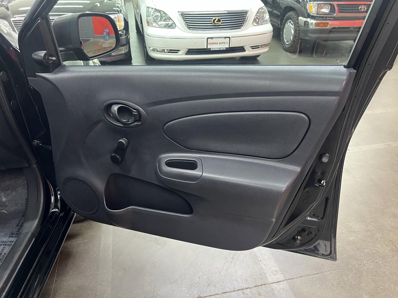 Nissan Versa 1.6 S Sedan 2012