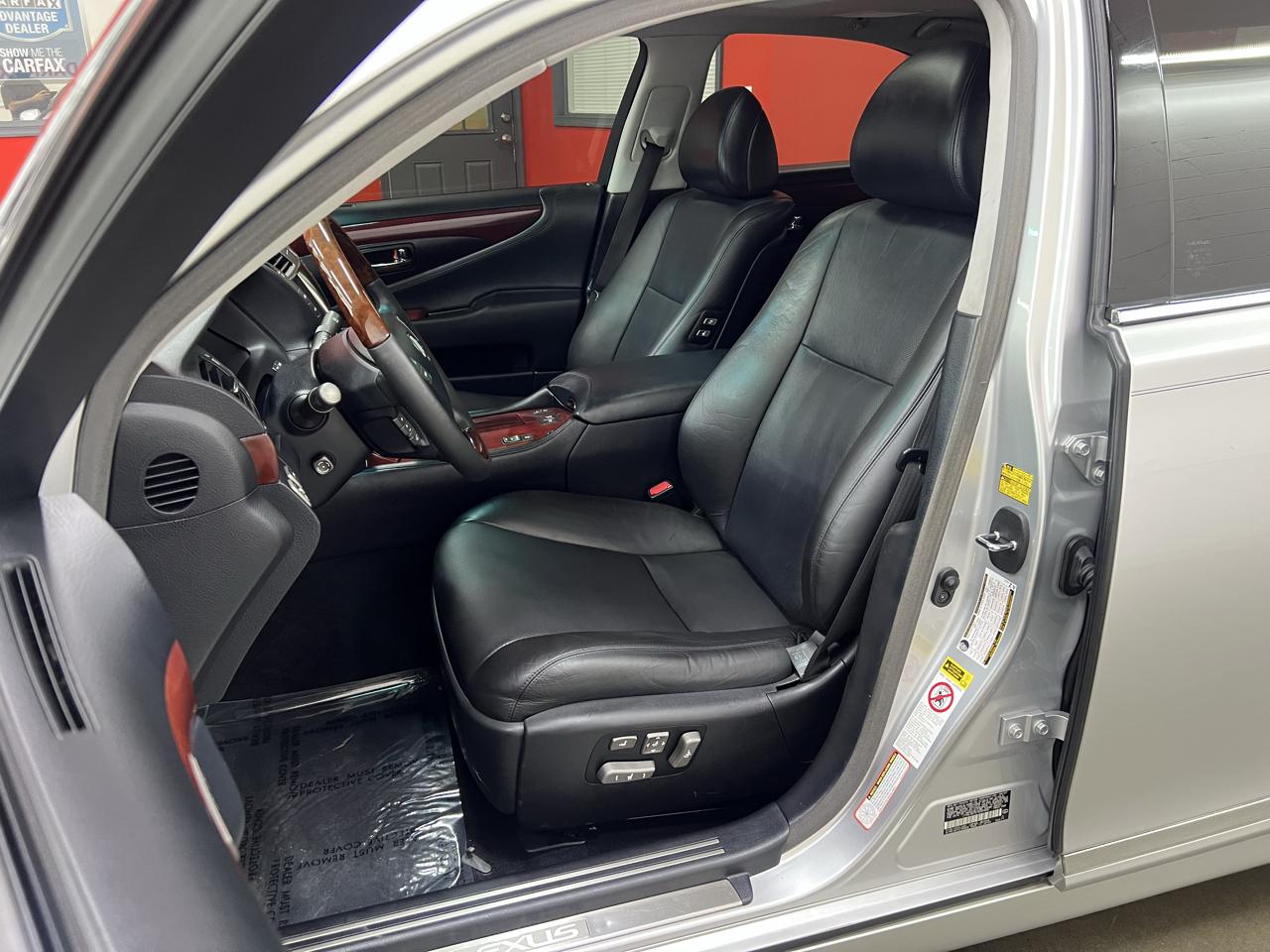 Lexus LS 460 Luxury Sedan 2007