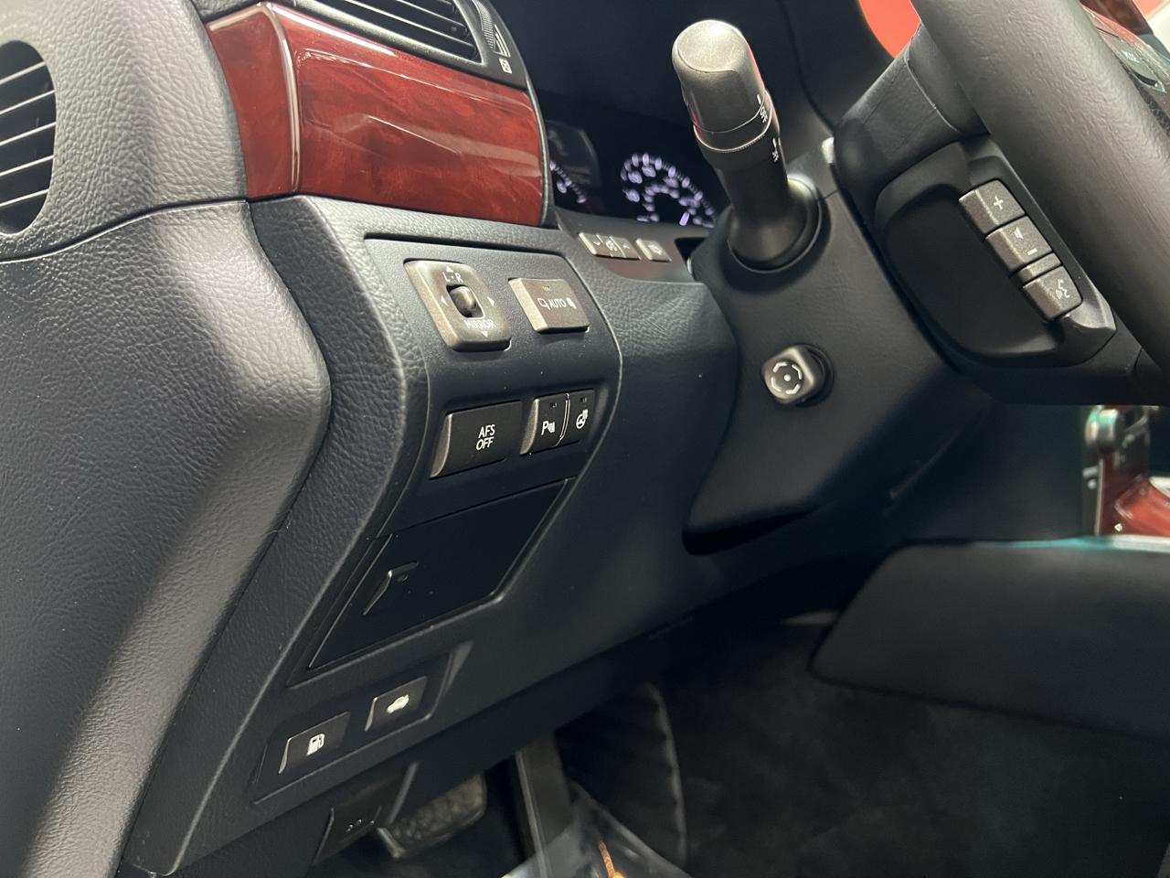 Lexus LS 460 Luxury Sedan 2007