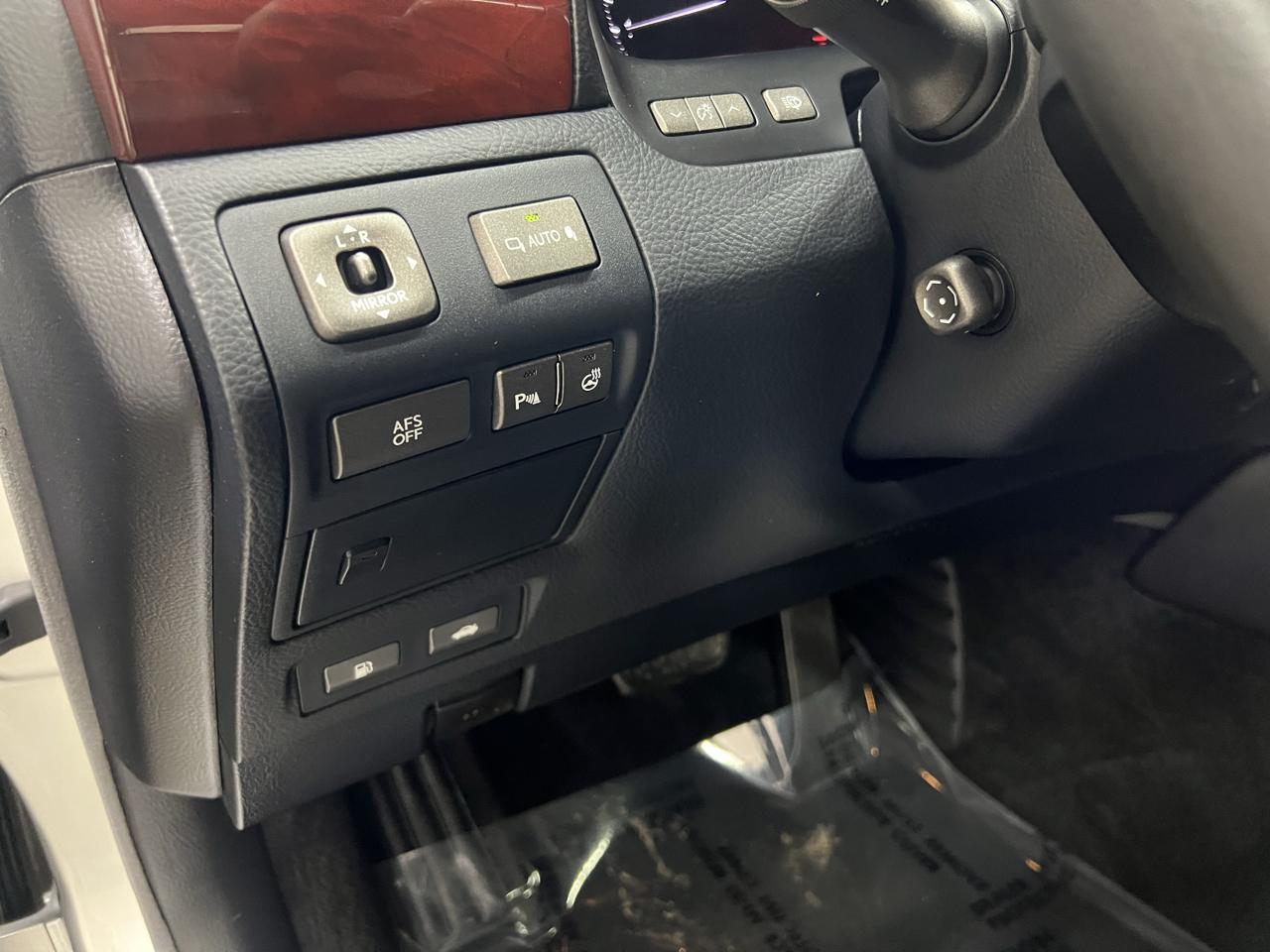 Lexus LS 460 Luxury Sedan 2007