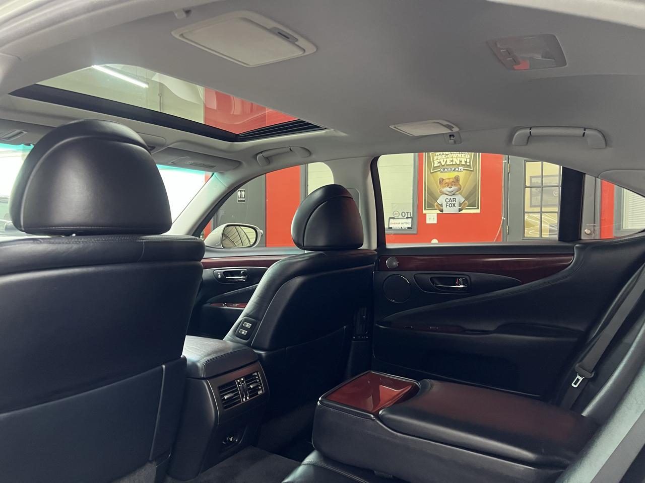 Lexus LS 460 Luxury Sedan 2007