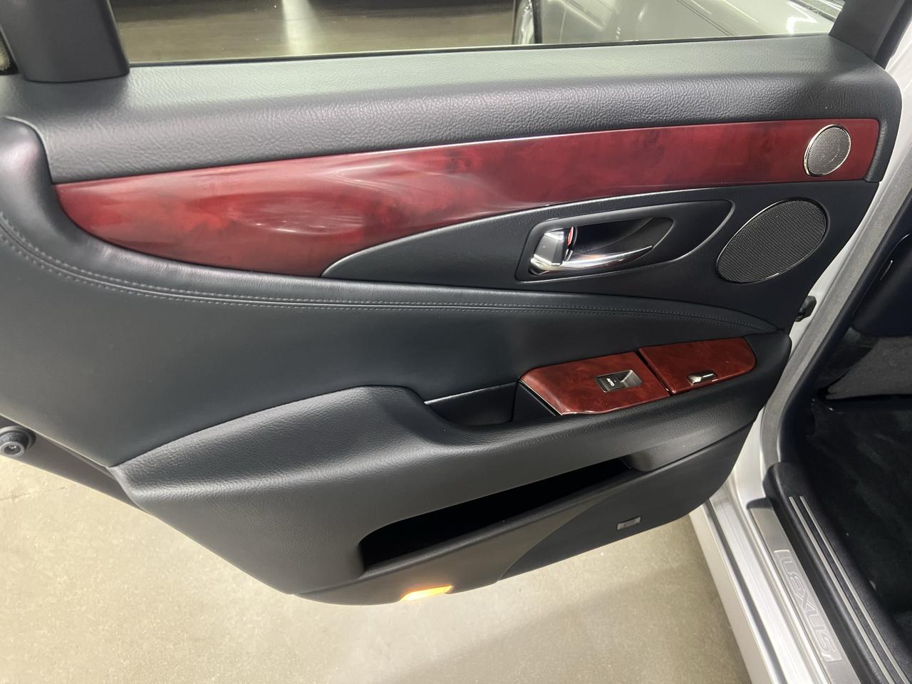Lexus LS 460 Luxury Sedan 2007