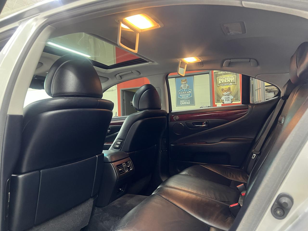 Lexus LS 460 Luxury Sedan 2007
