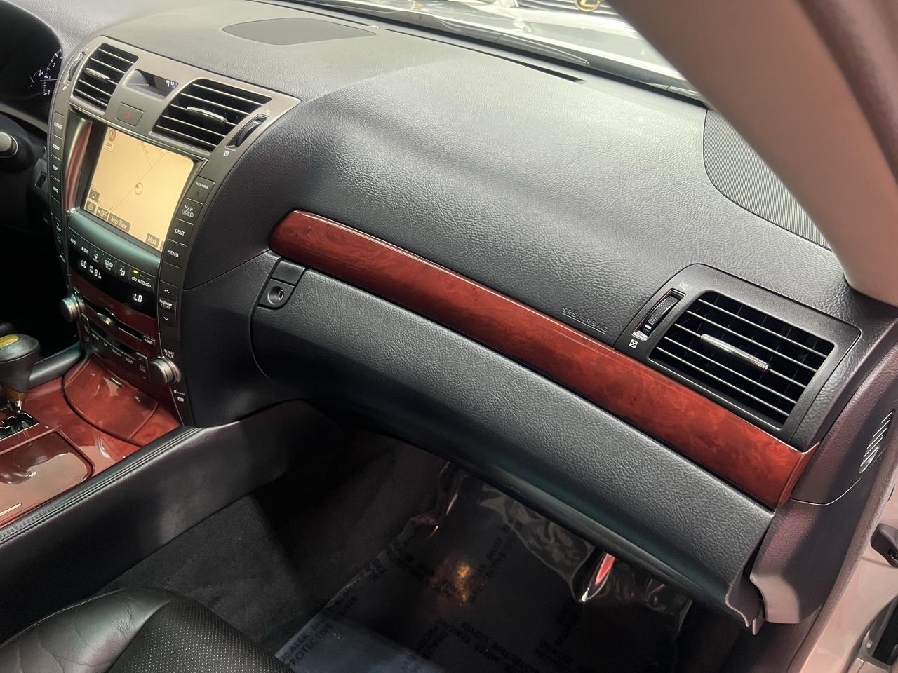 Lexus LS 460 Luxury Sedan 2007