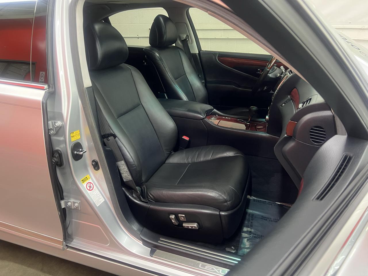 Lexus LS 460 Luxury Sedan 2007