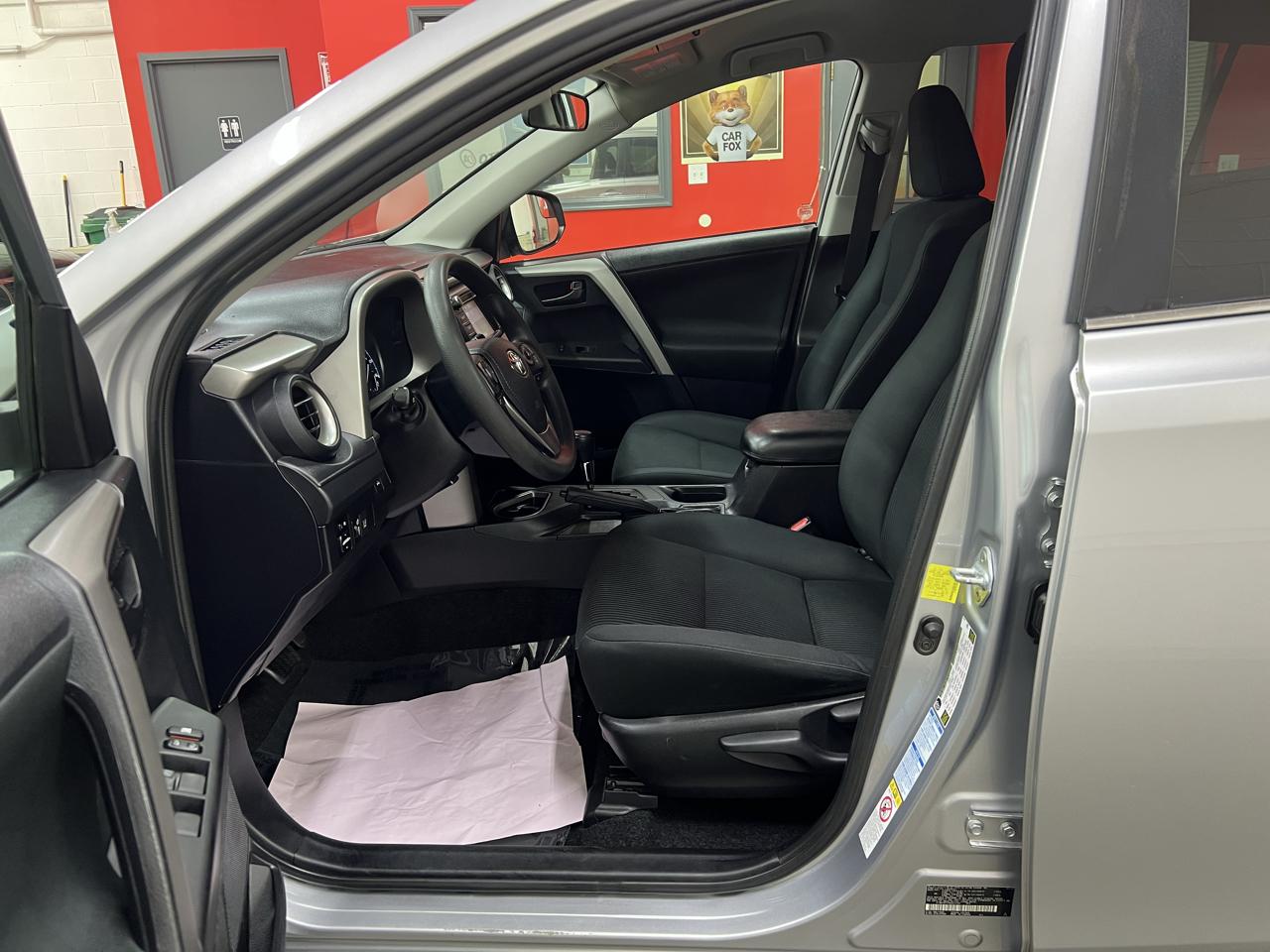 Toyota RAV4 LE AWD 2017