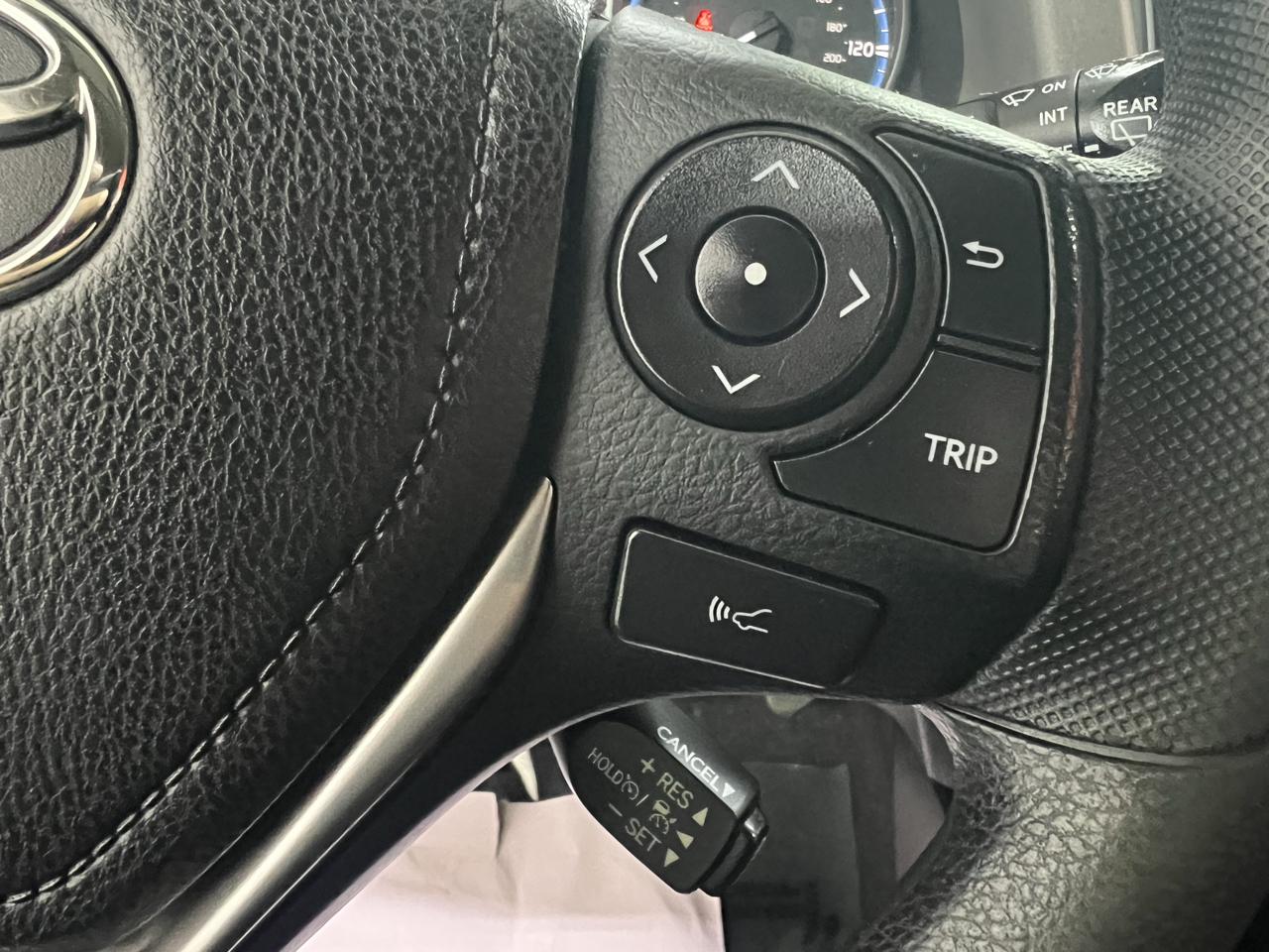 Toyota RAV4 LE AWD 2017