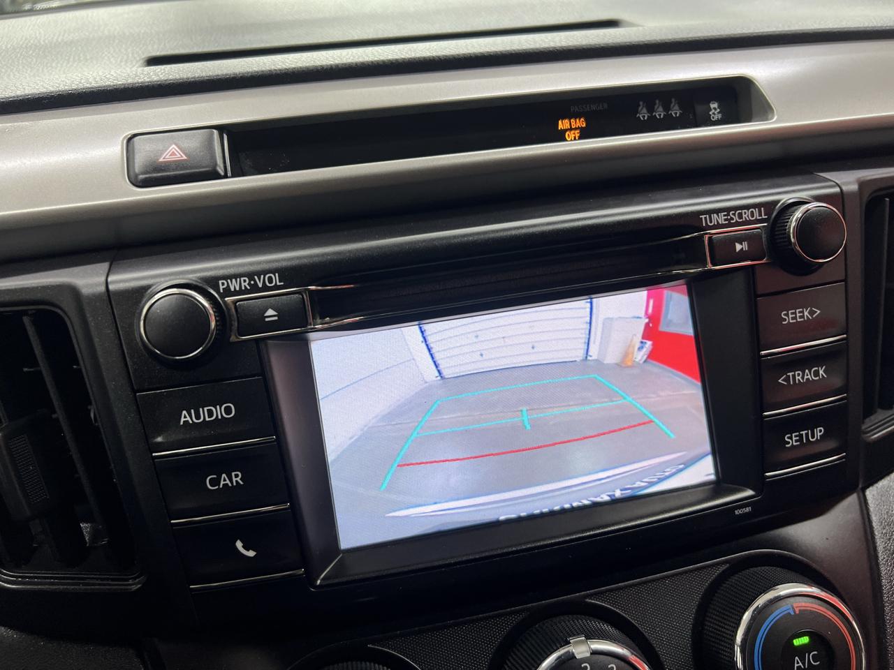 Toyota RAV4 LE AWD 2017
