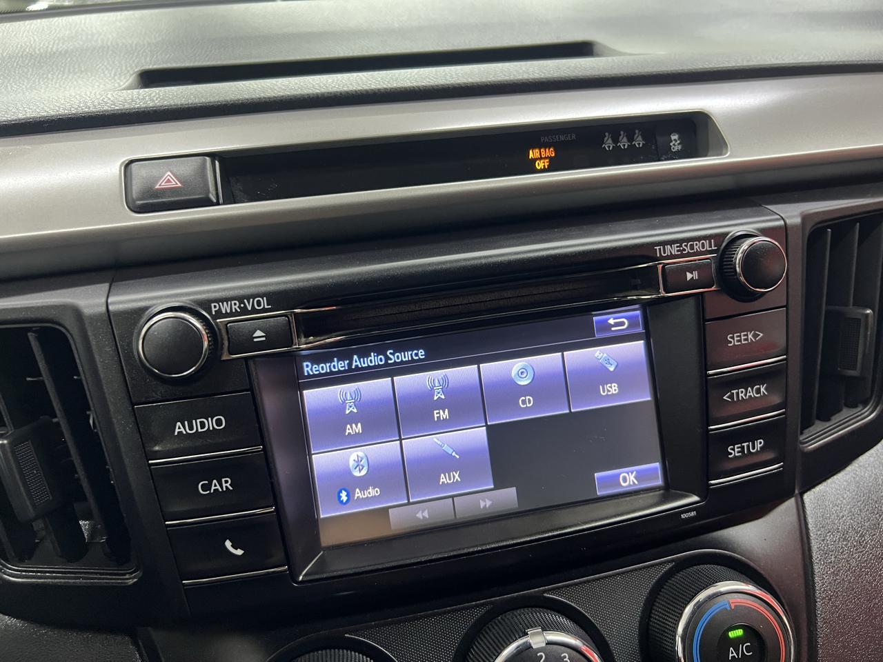 Toyota RAV4 LE AWD 2017