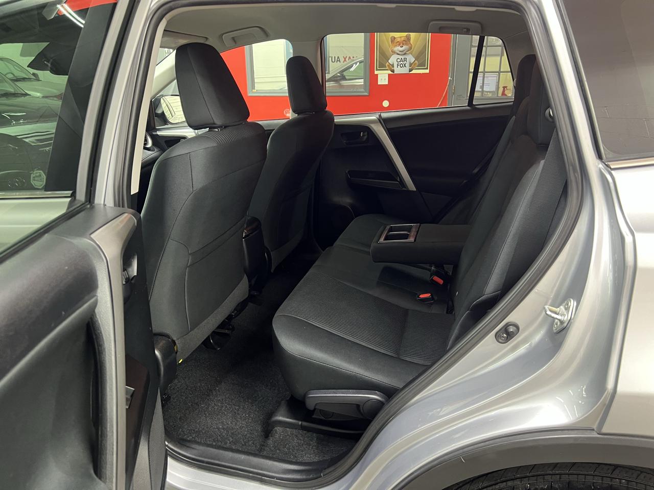 Toyota RAV4 LE AWD 2017