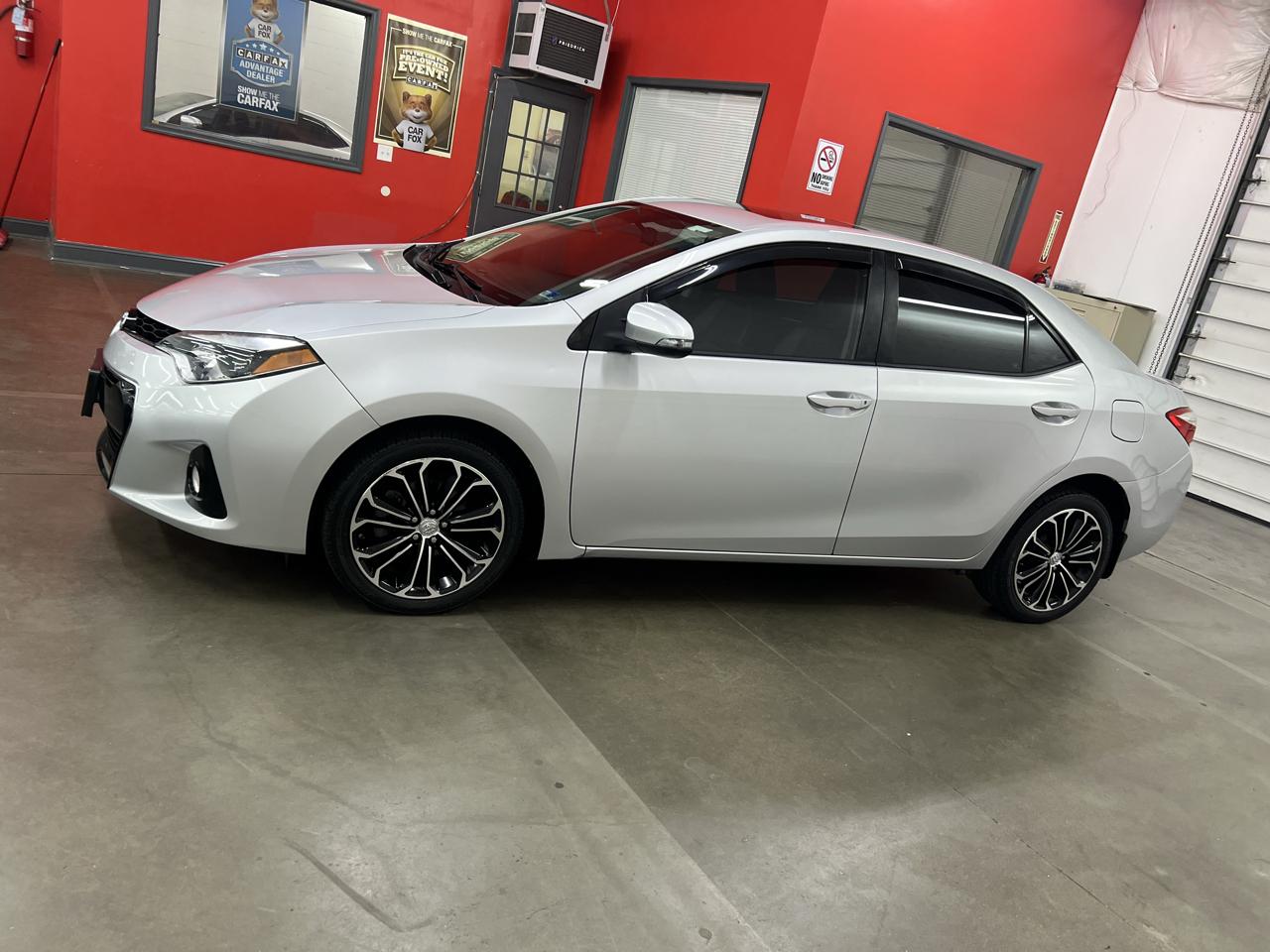 Toyota Corolla  2015