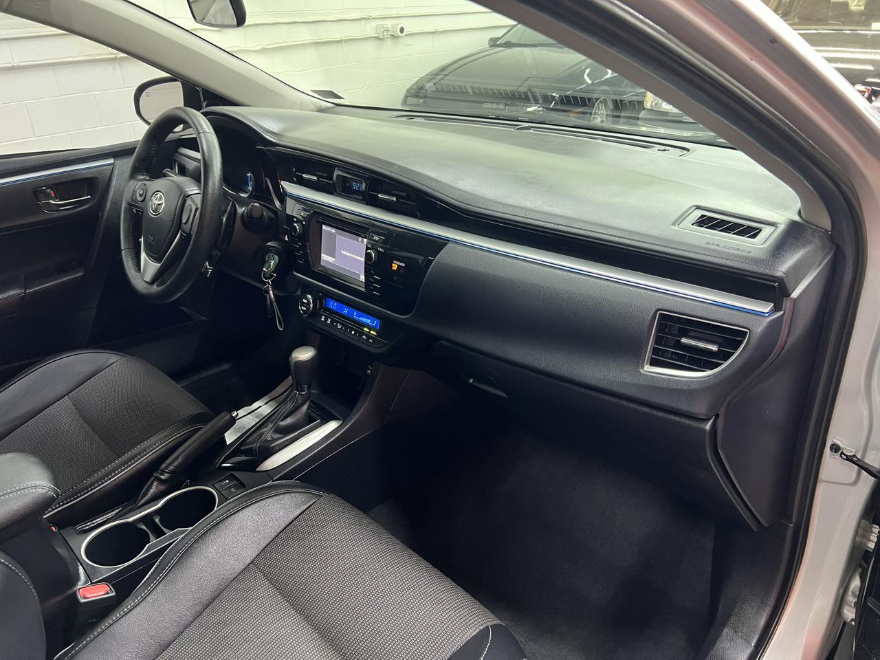 Toyota Corolla  2015