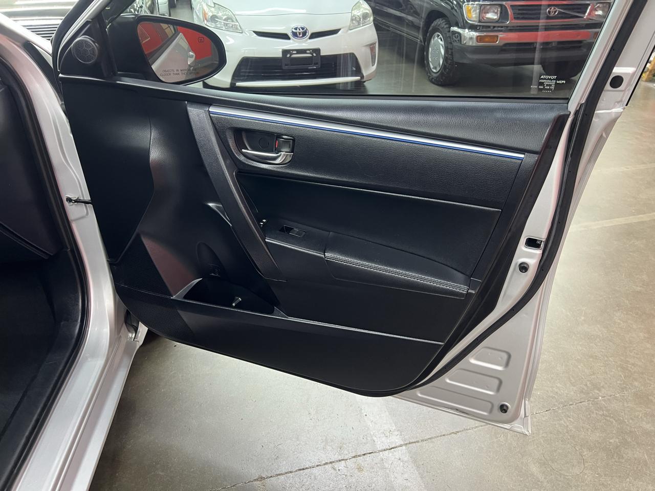 Toyota Corolla  2015