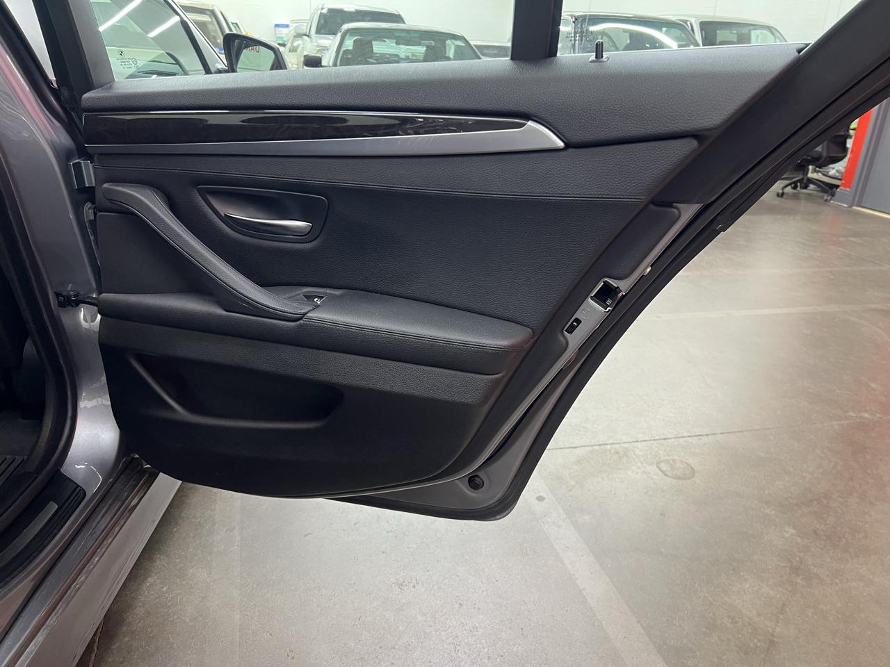 BMW 5-Series 528i 2013