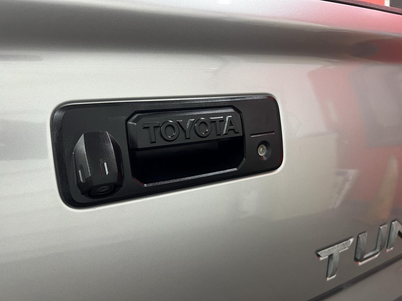 Toyota Tundra  2021