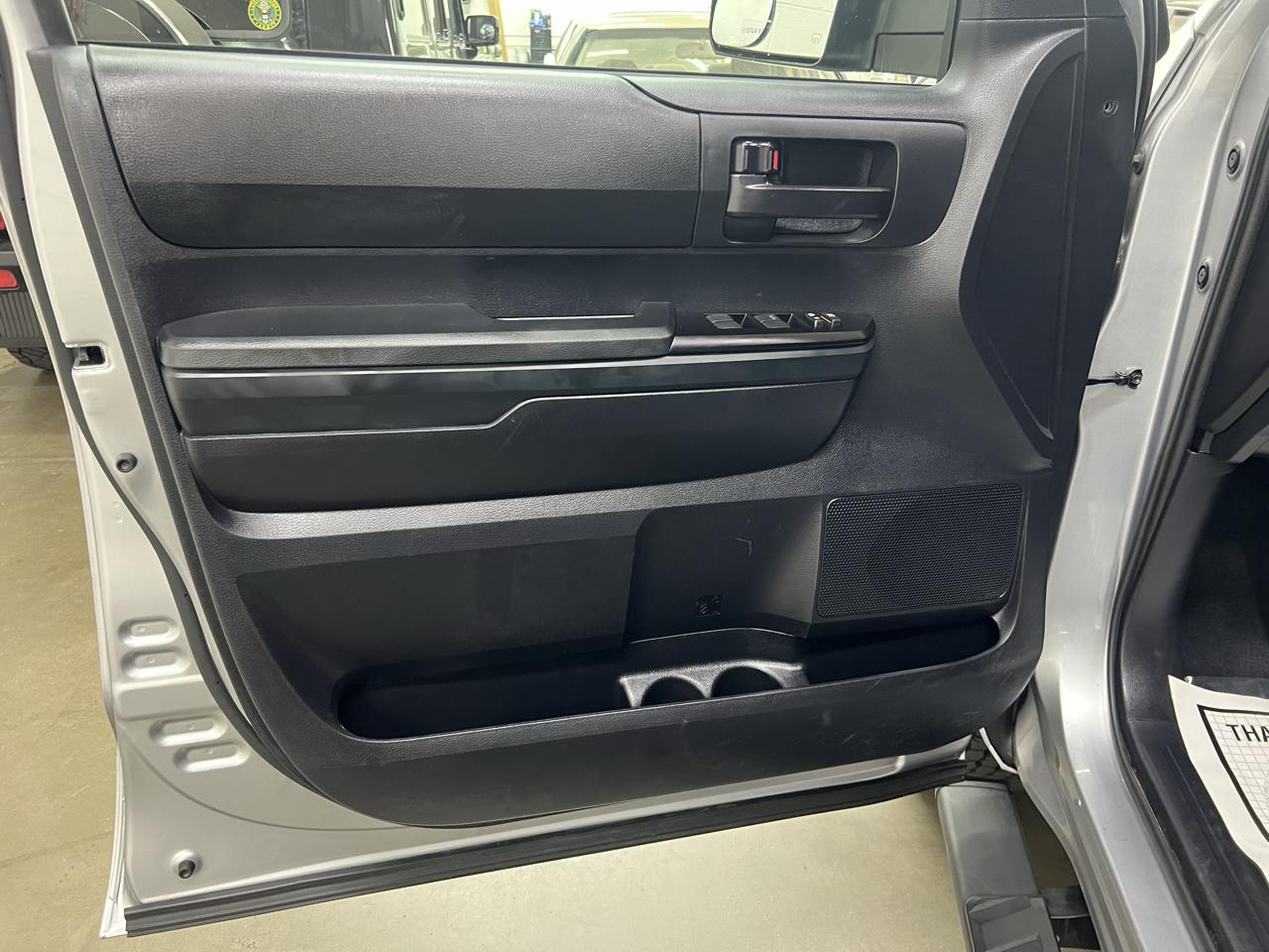 Toyota Tundra  2021