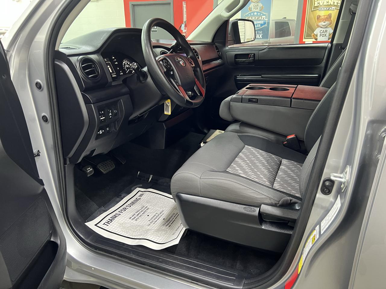 Toyota Tundra  2021