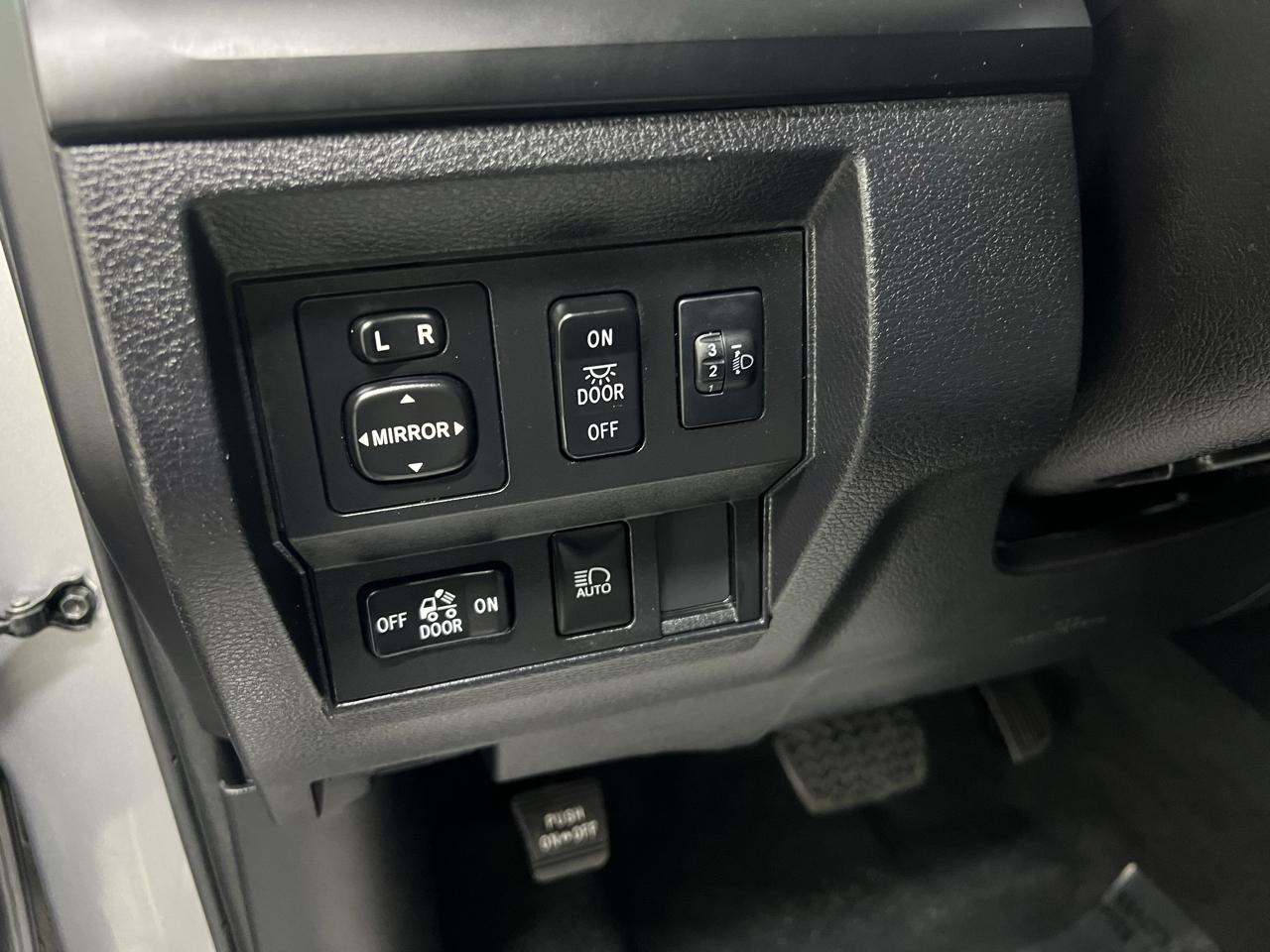 Toyota Tundra  2021