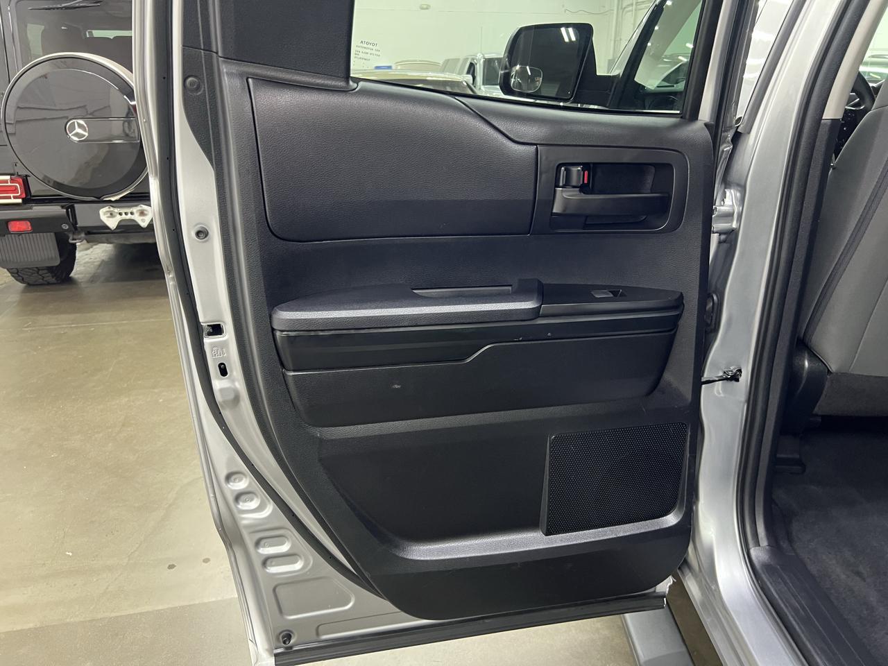 Toyota Tundra  2021
