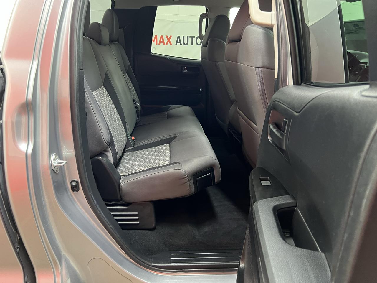 Toyota Tundra  2021