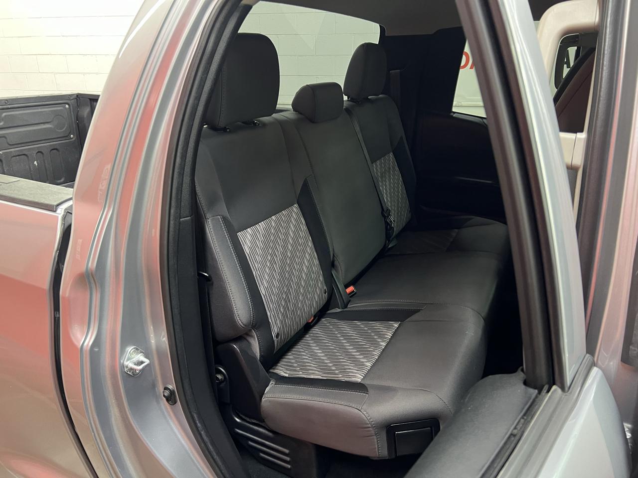 Toyota Tundra  2021