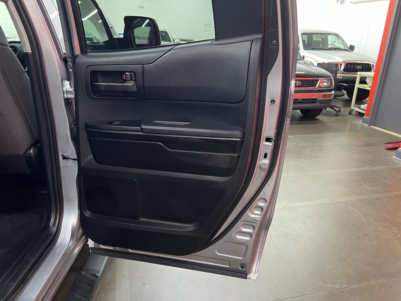 Toyota Tundra  2021