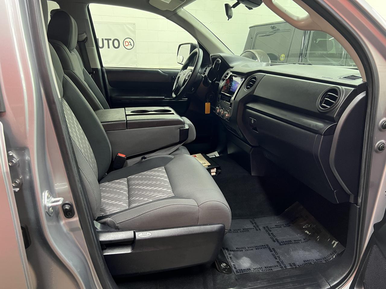 Toyota Tundra  2021
