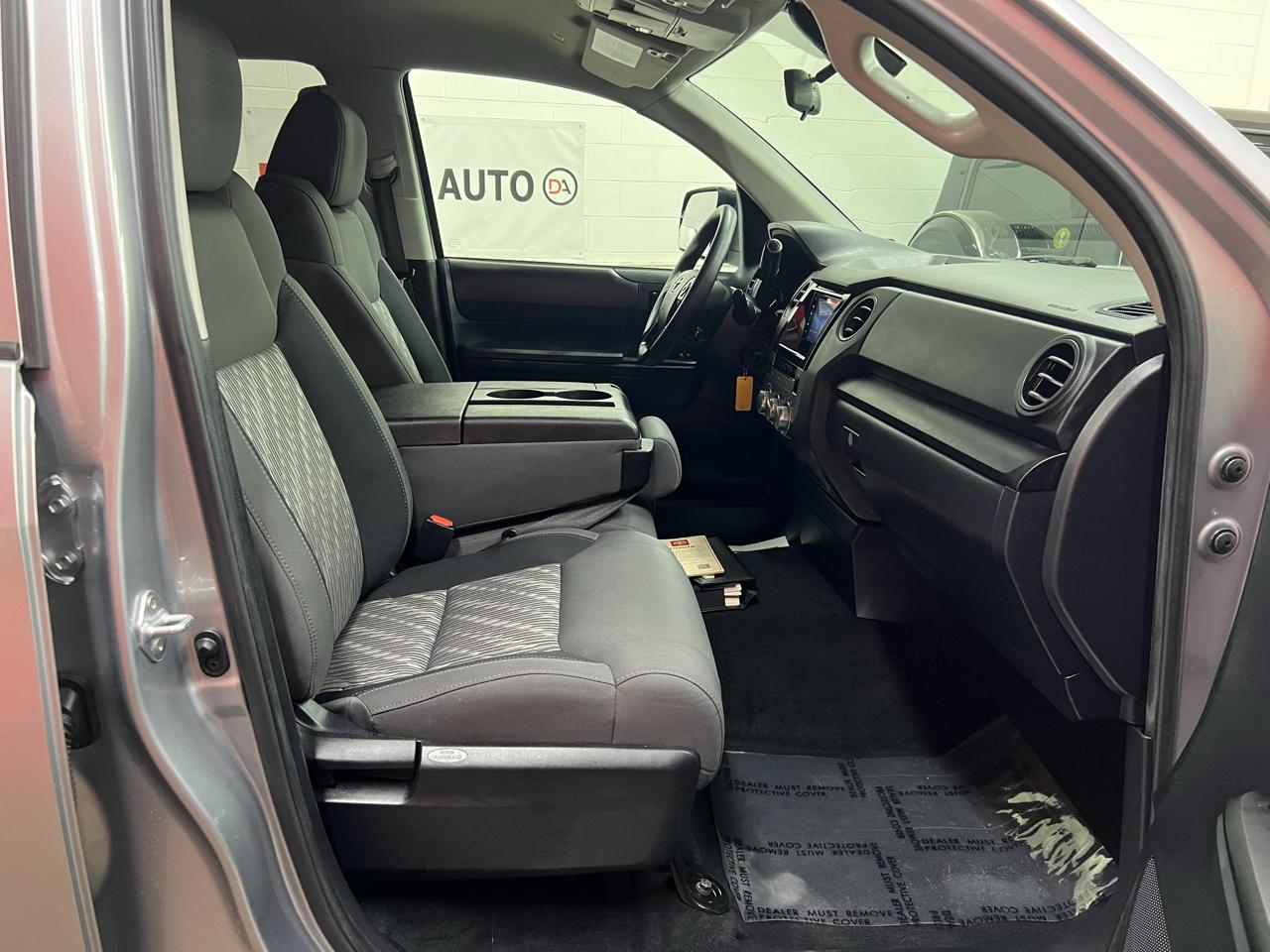 Toyota Tundra  2021