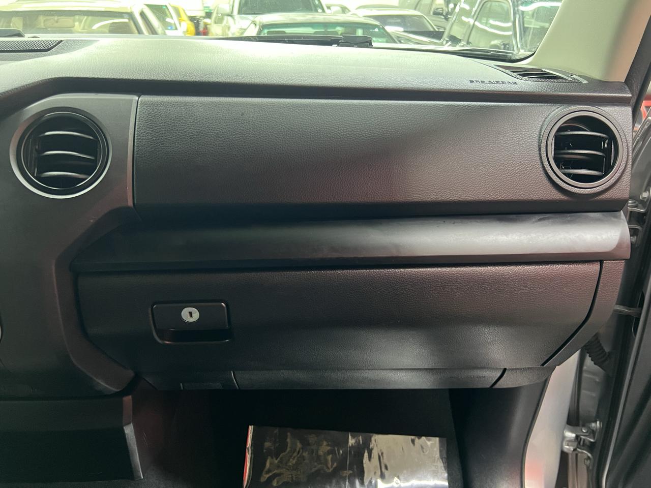 Toyota Tundra  2021