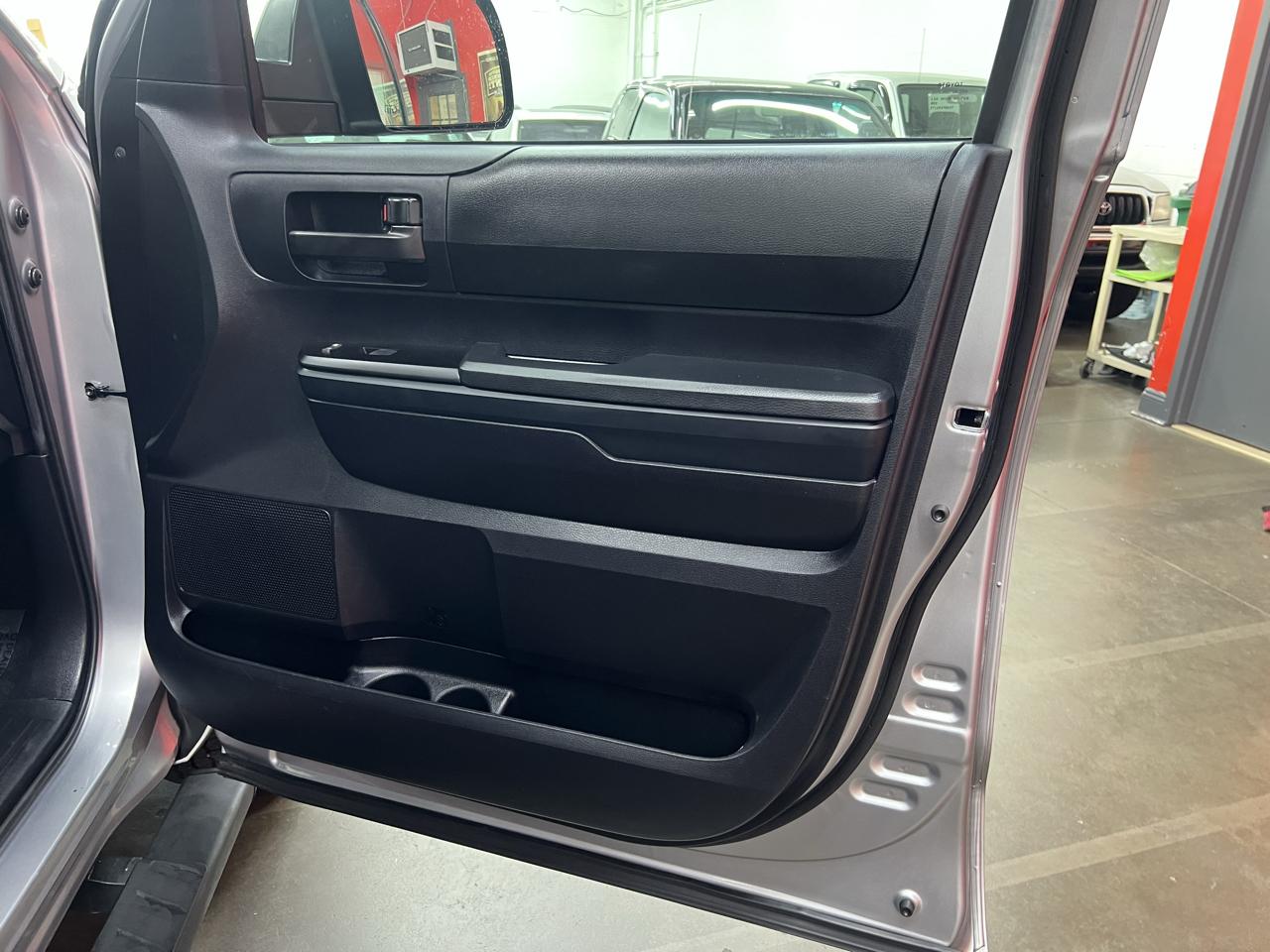 Toyota Tundra  2021