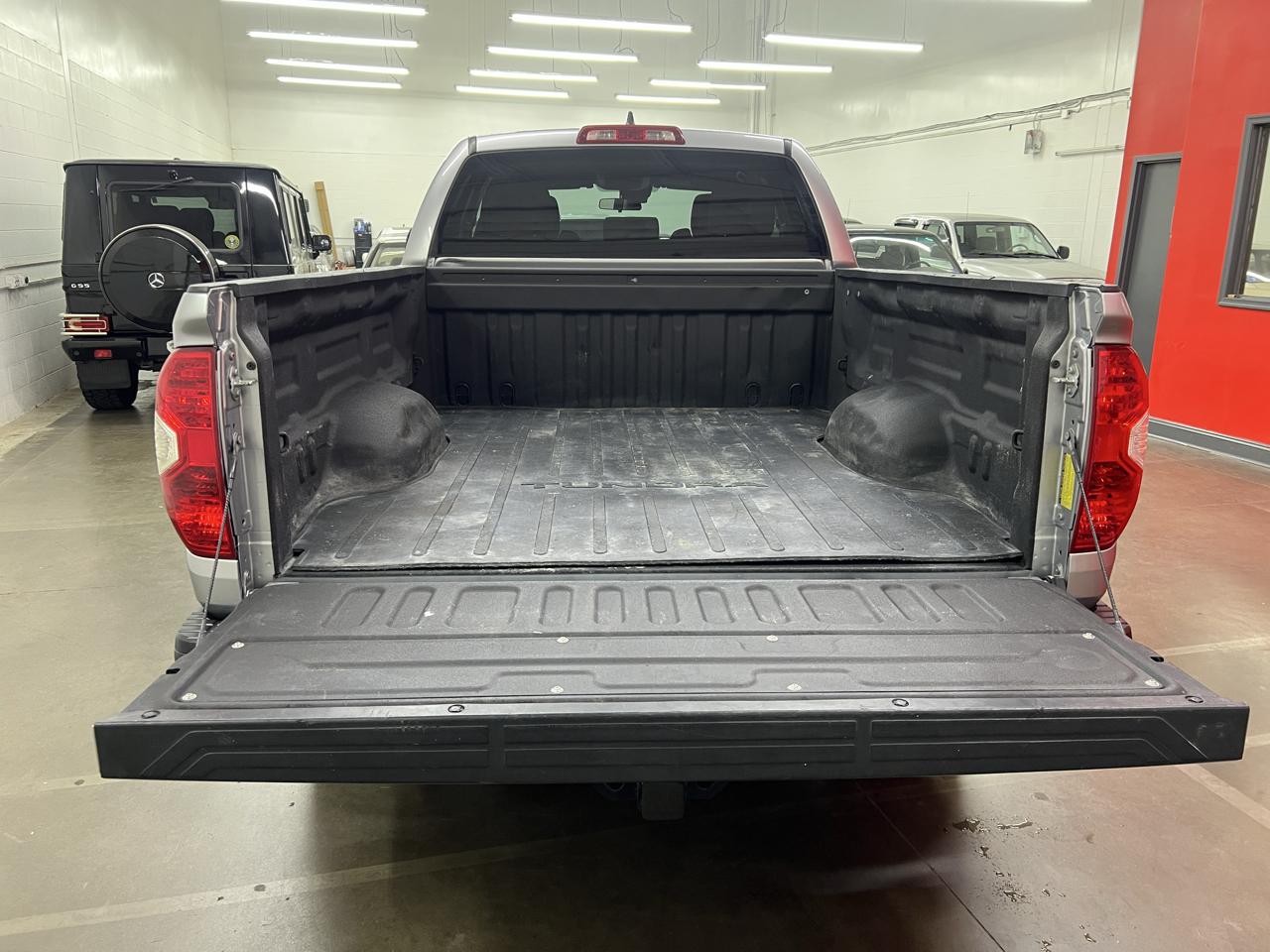 Toyota Tundra  2021