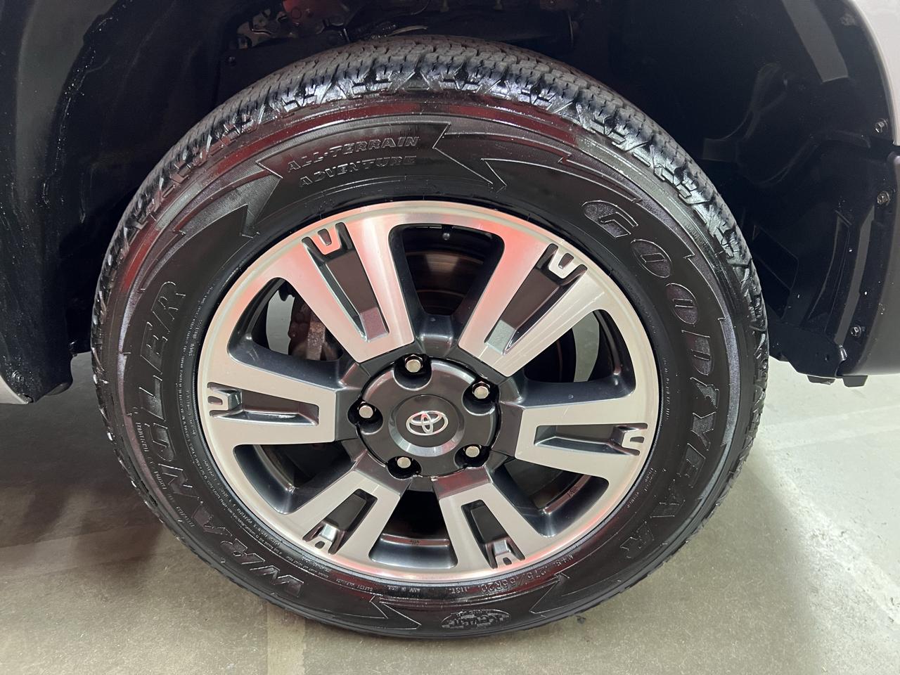 Toyota Tundra  2021