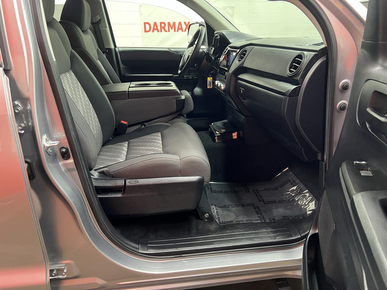 Toyota Tundra  2021