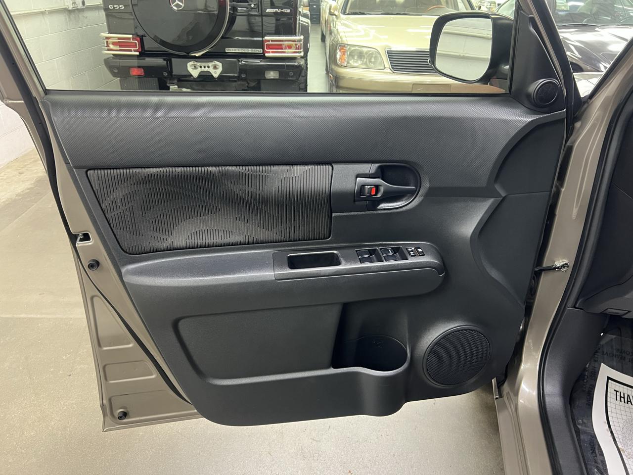 Scion xB  2015