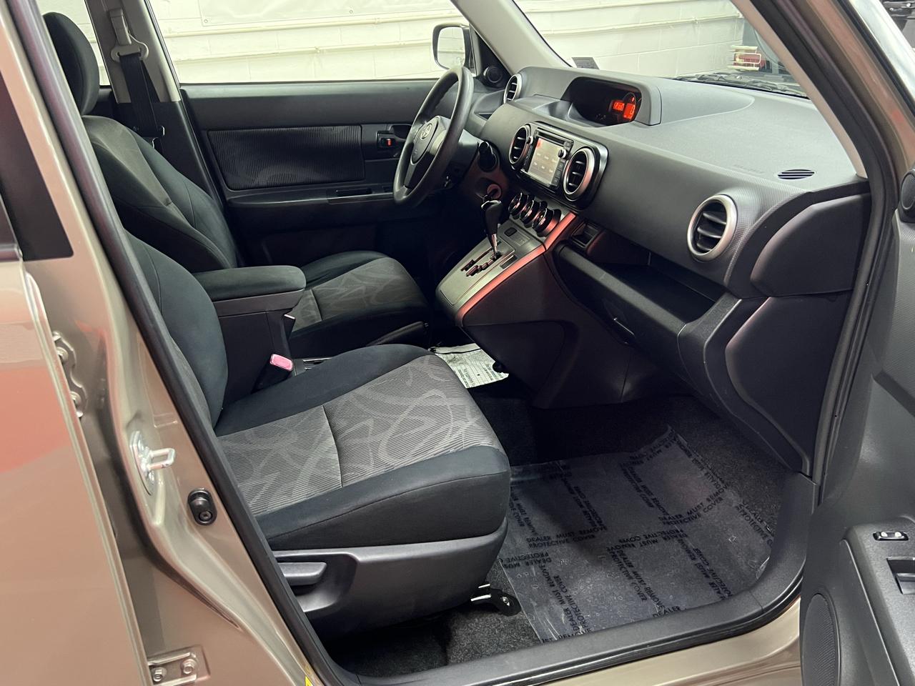 Scion xB  2015