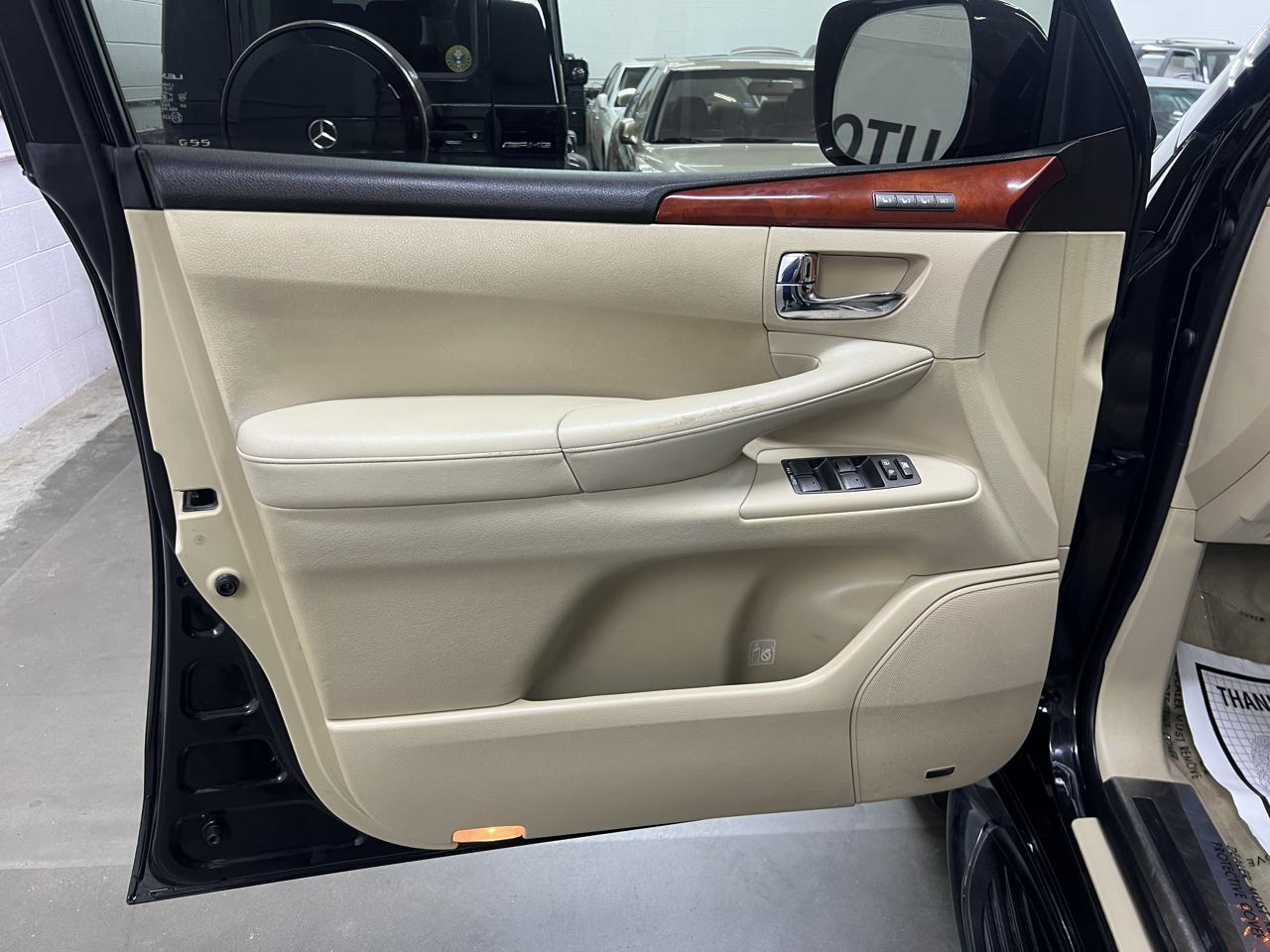 Lexus LX 570 Sport Utility 2008