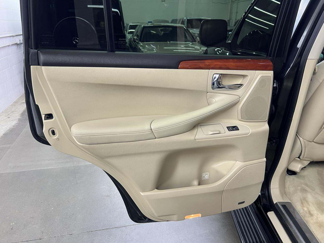 Lexus LX 570 Sport Utility 2008