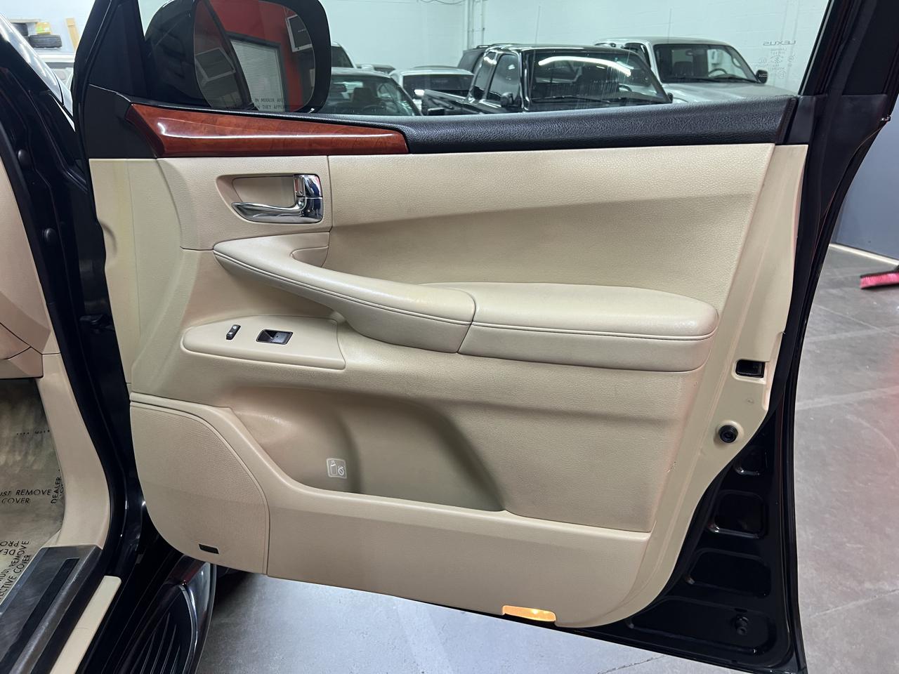 Lexus LX 570 Sport Utility 2008